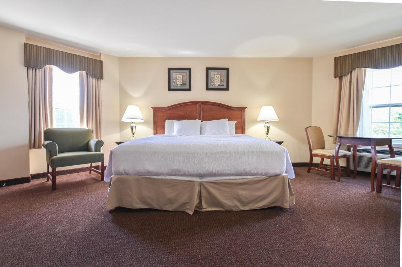 Four Seasons Island Resort Pembine Екстер'єр фото